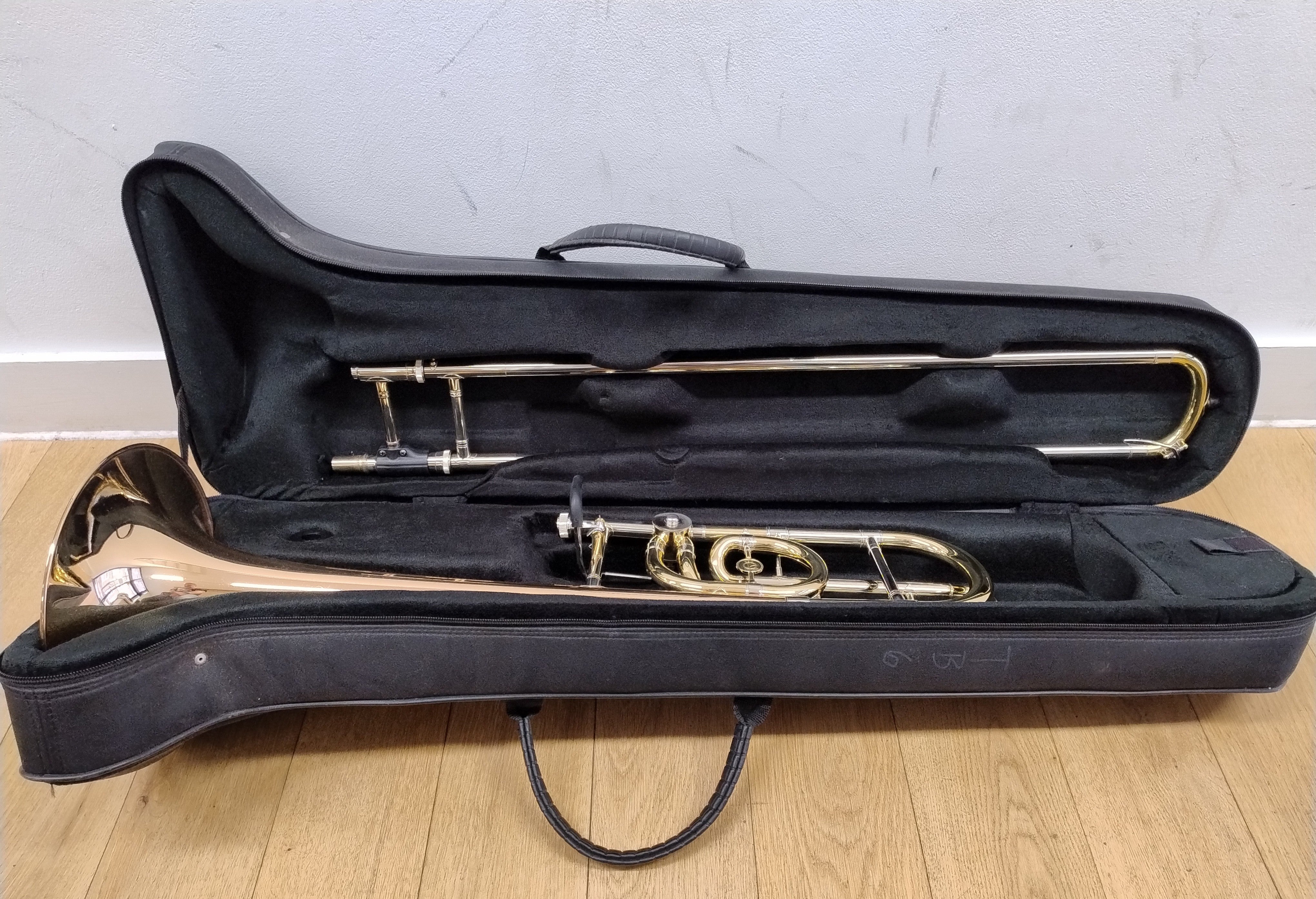 Holton TR158 Bb/F Trombone (Pre-owned)
