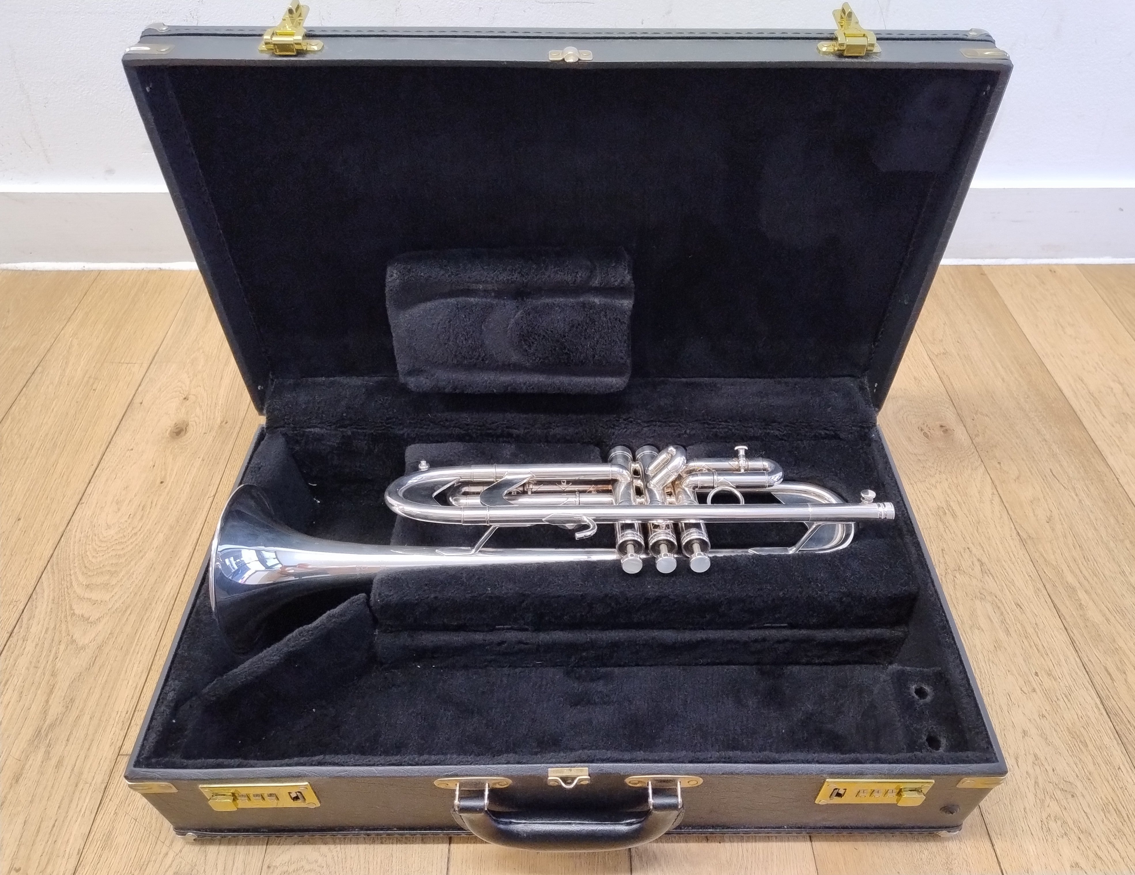 Getzen Genesis 3003 Bb Trumpet (Pre-owned)