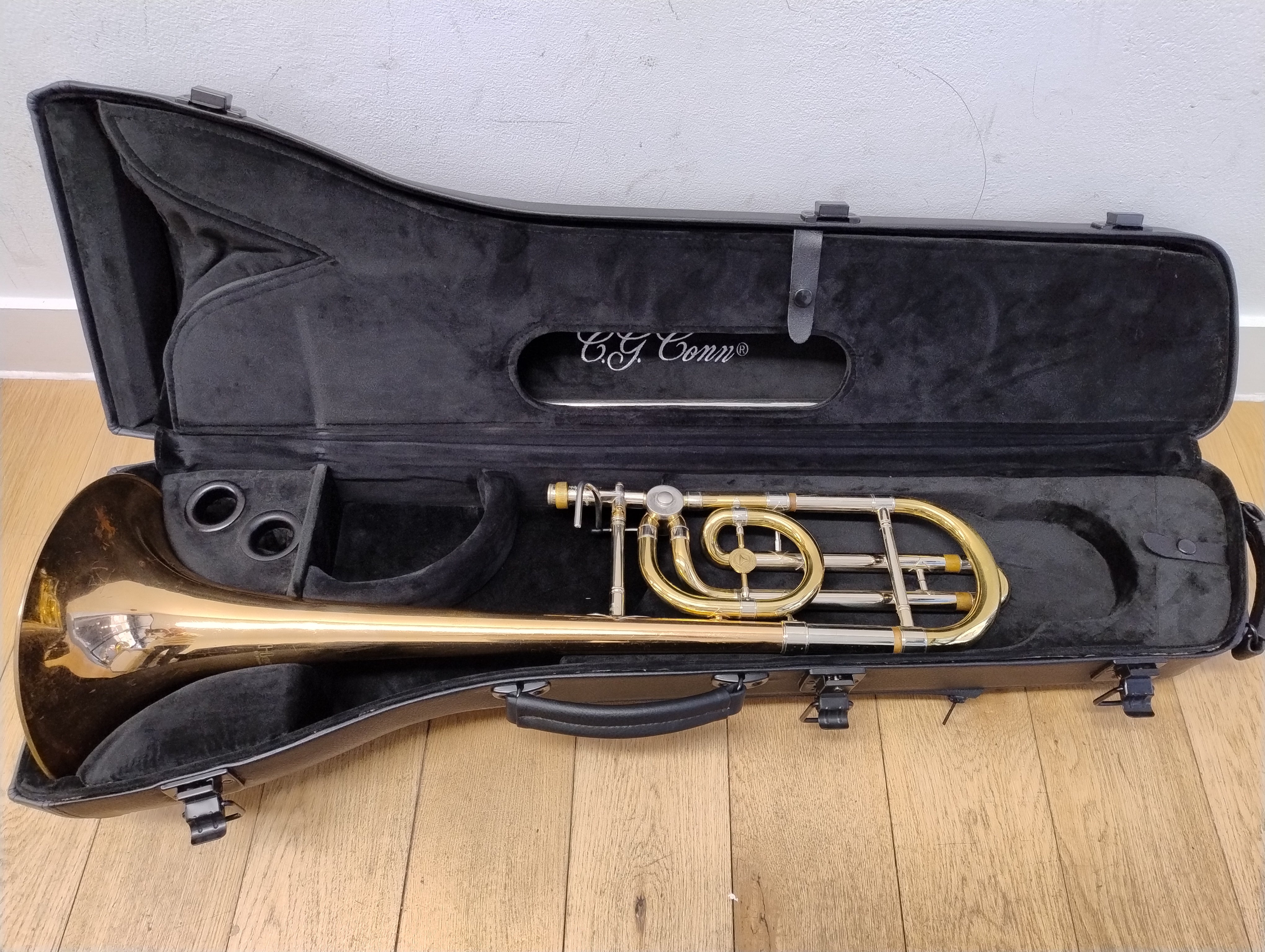 Holton TR158 Bb/F Trombone  (Pre-owned)
