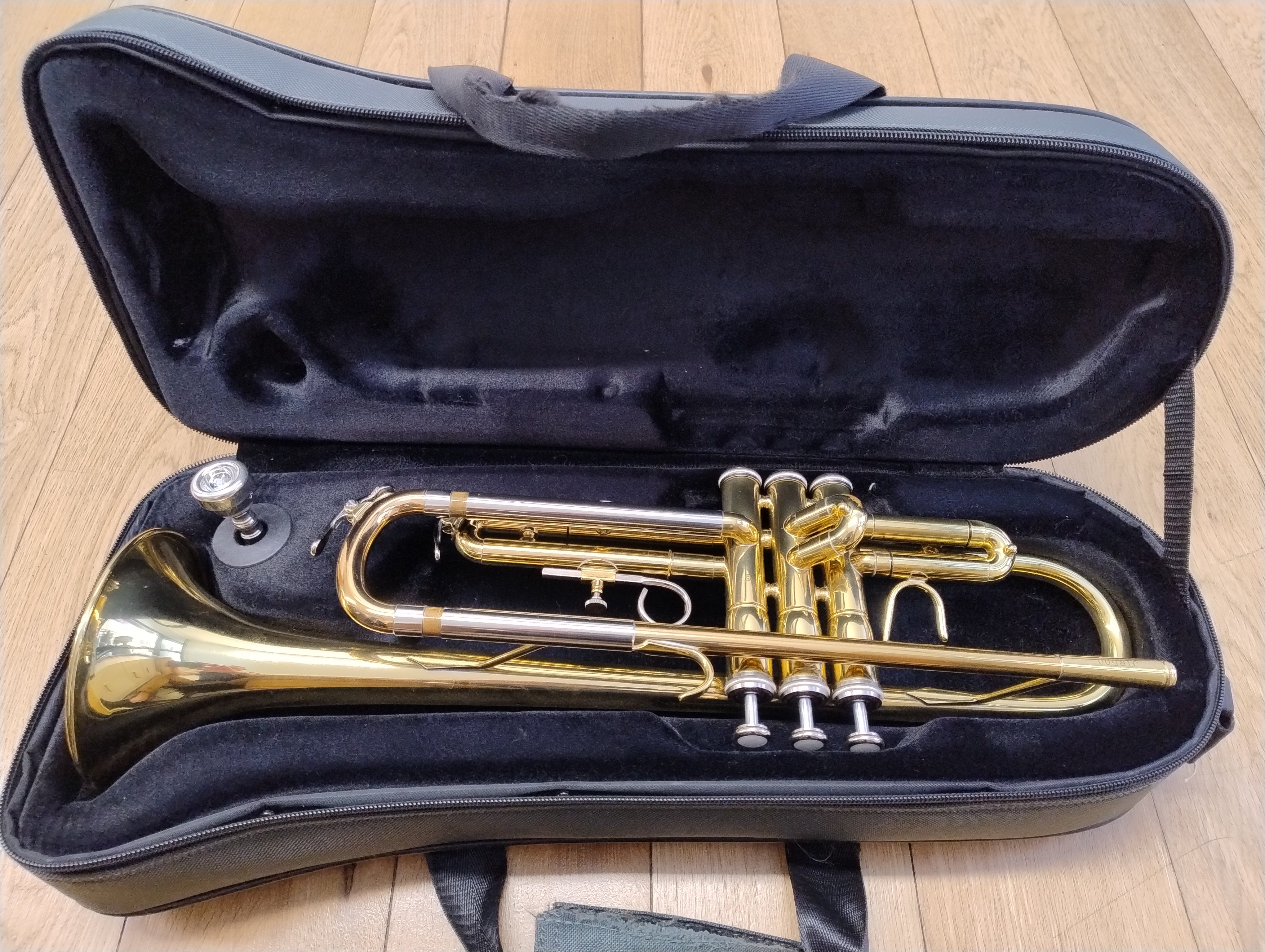 Jupiter 500 series trumpet outfit, used